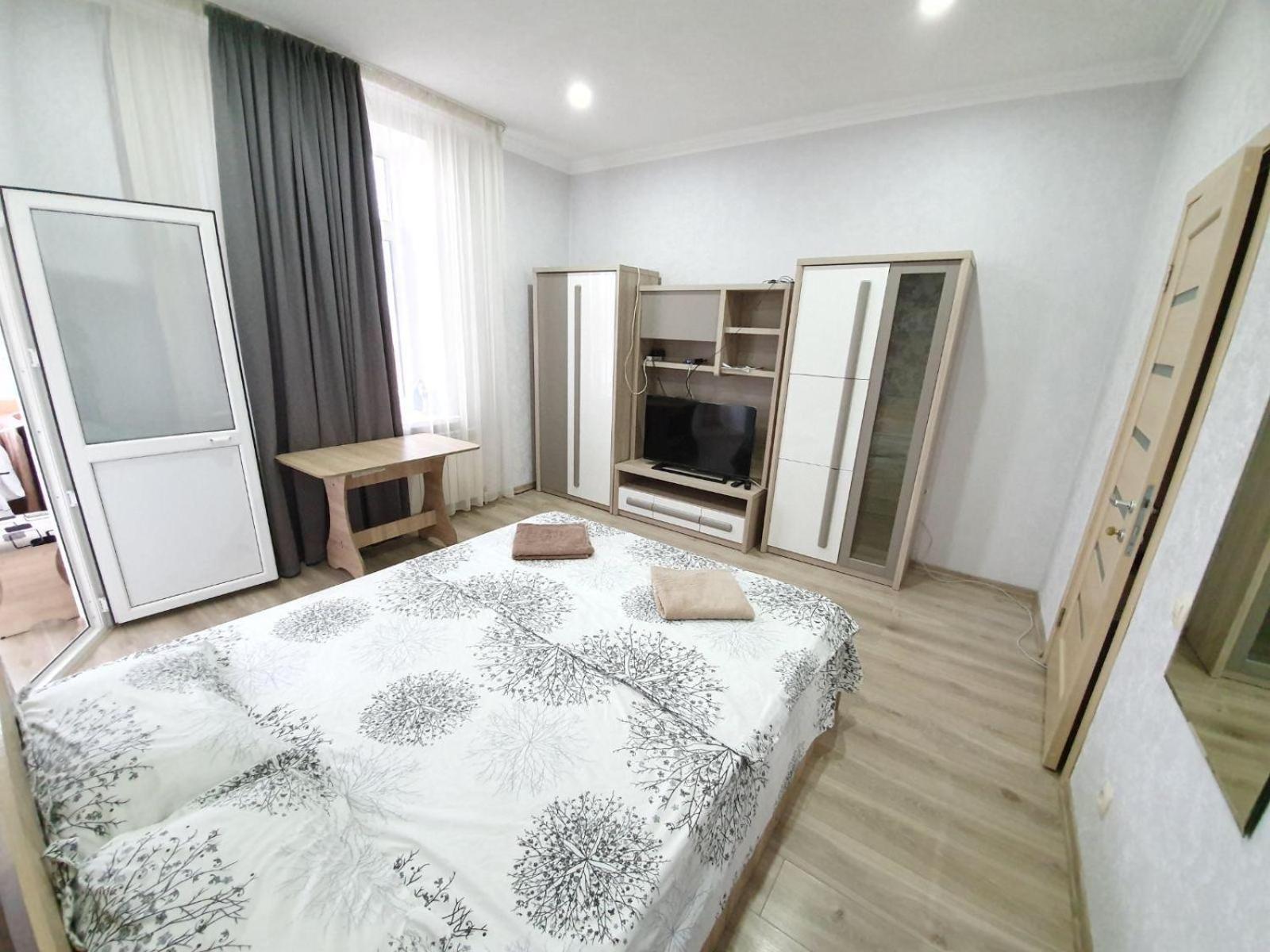 Tourist Home At Stefan Cel Mare With 2 Rooms Chisinau Exterior foto