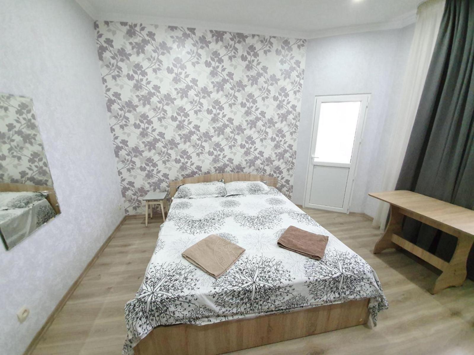 Tourist Home At Stefan Cel Mare With 2 Rooms Chisinau Exterior foto